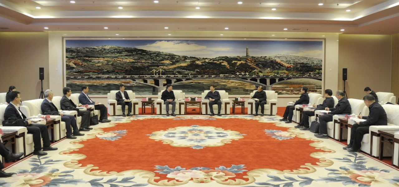 陜西省委常委、延安市委書記趙剛會(huì)見嚴(yán)鑒鉑董事長(zhǎng)一行